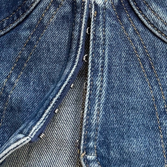 Good American Crop Denim Vest - Picture 10 of 13